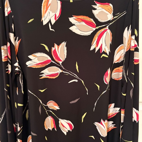 Black dress with fun floral pattern size XL. Cute fit - like new - Picture 4 of 6